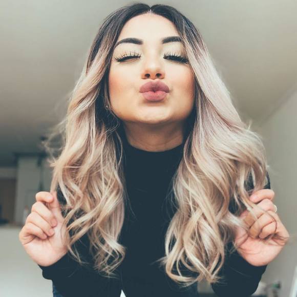 lauren_cheers